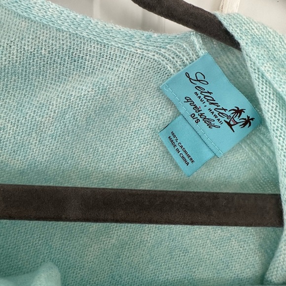 Soft cashmere Infiniti wrap - Picture 2 of 3